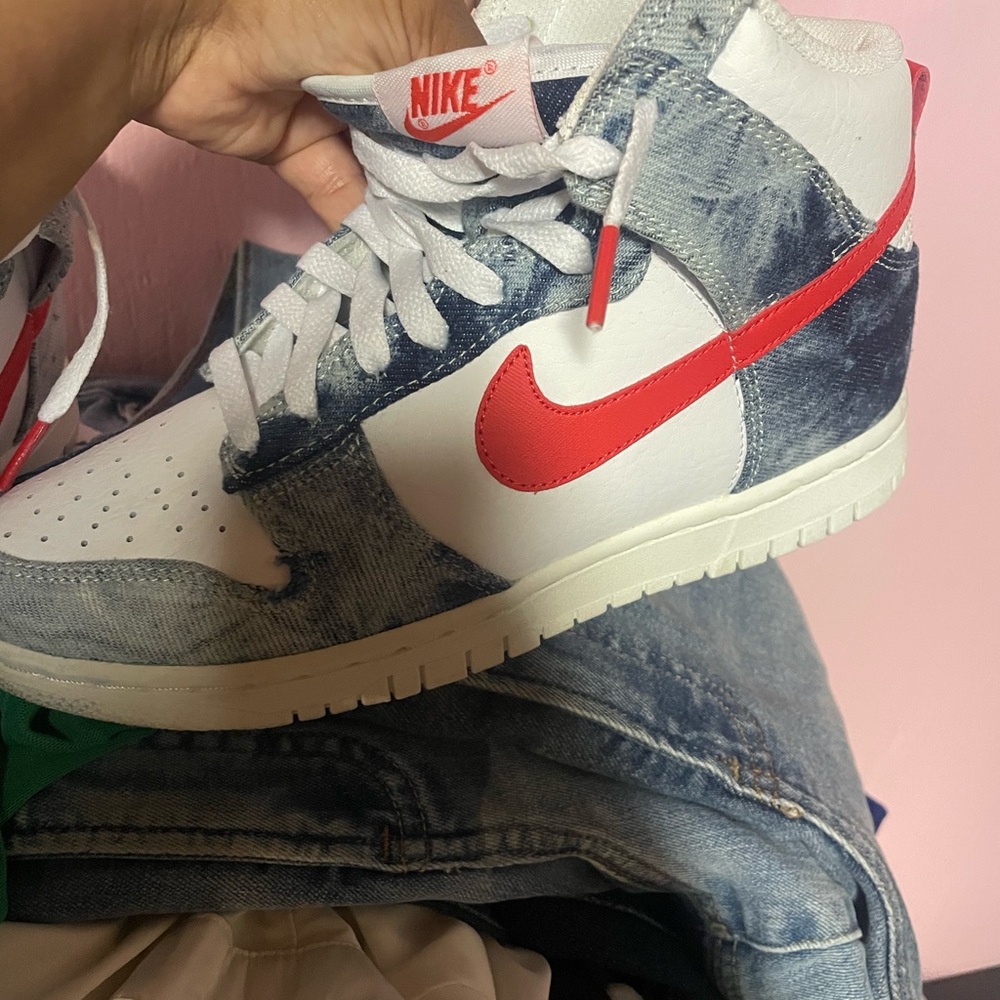 Nike White Mesh Sneakers